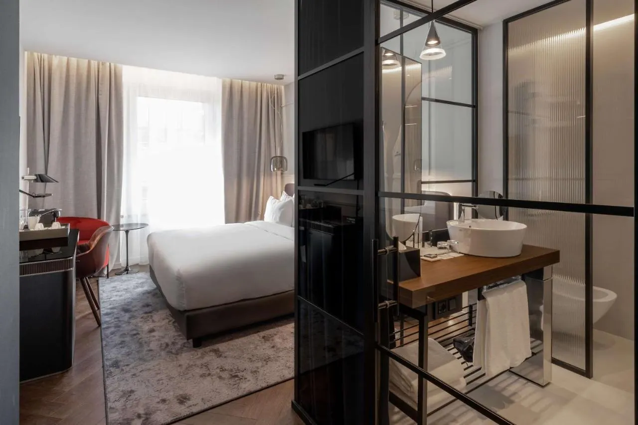 ***** Hotel Radisson Collection Hotel, Santa Sofia Milan Italy