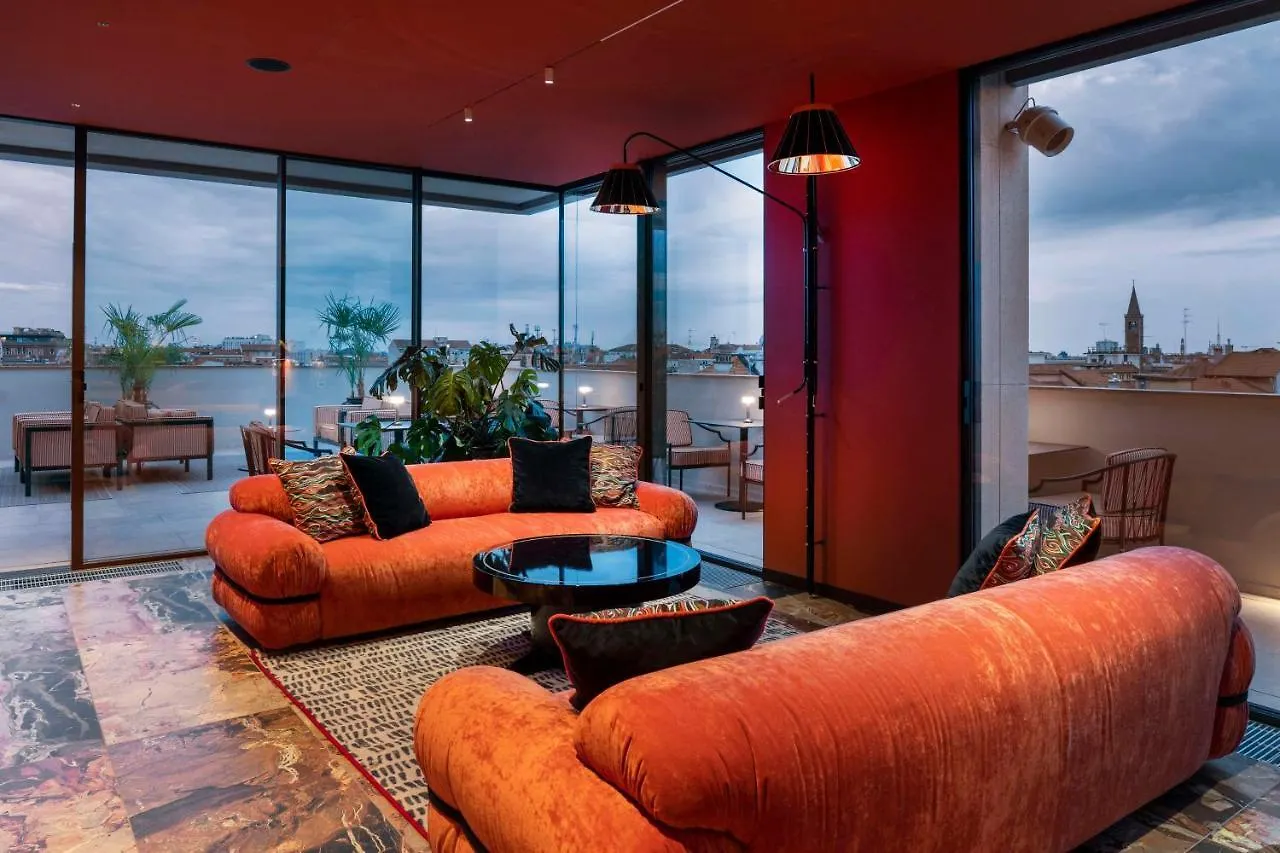 Radisson Collection Hotel, Santa Sofia Milan 5*,
